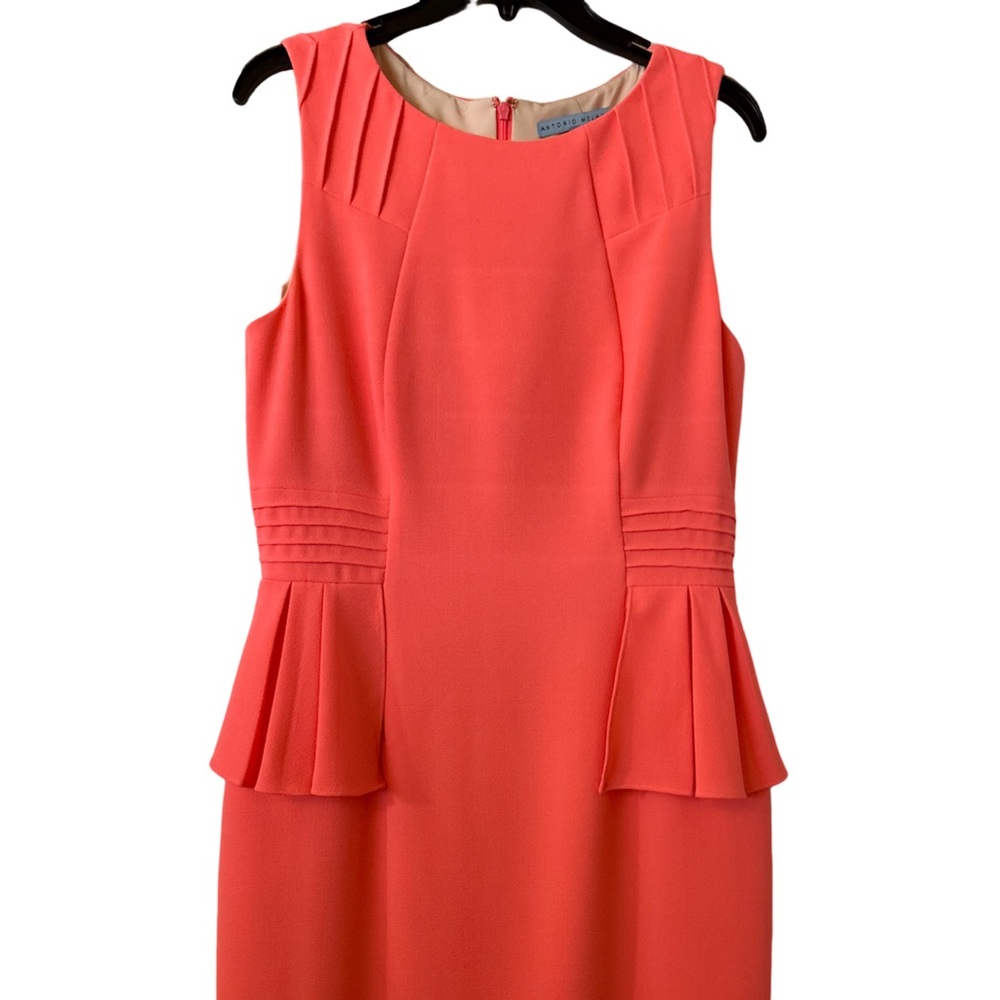 Antonio Melani Dress fully Lined Polychromatic color. Deep peachy color. 🧡
